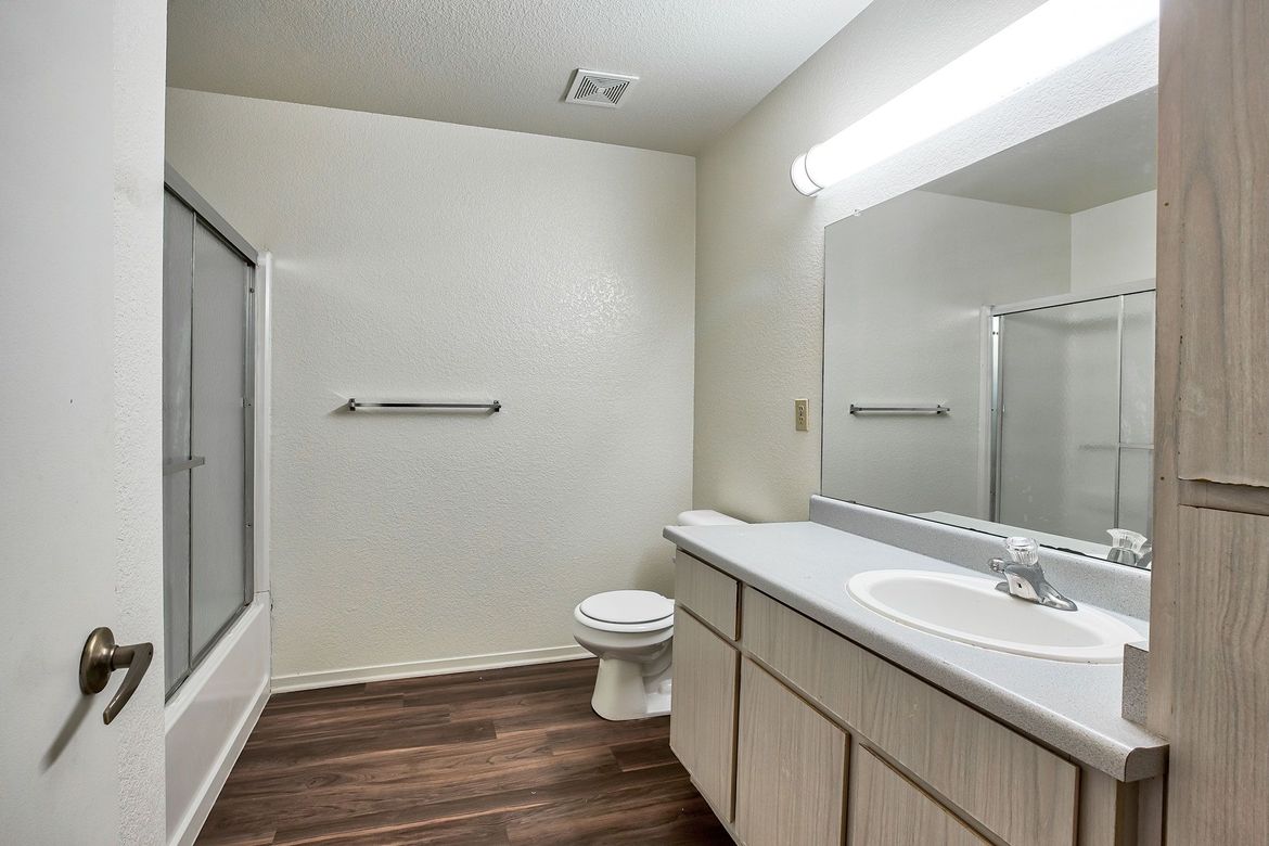 Meadows Apartments - Bakersfield