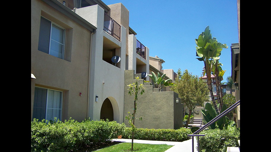 Paseo del Oro - CA