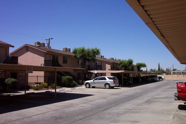 Parlier Plaza Apartments