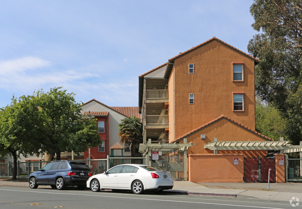 Church Lane - San Pablo