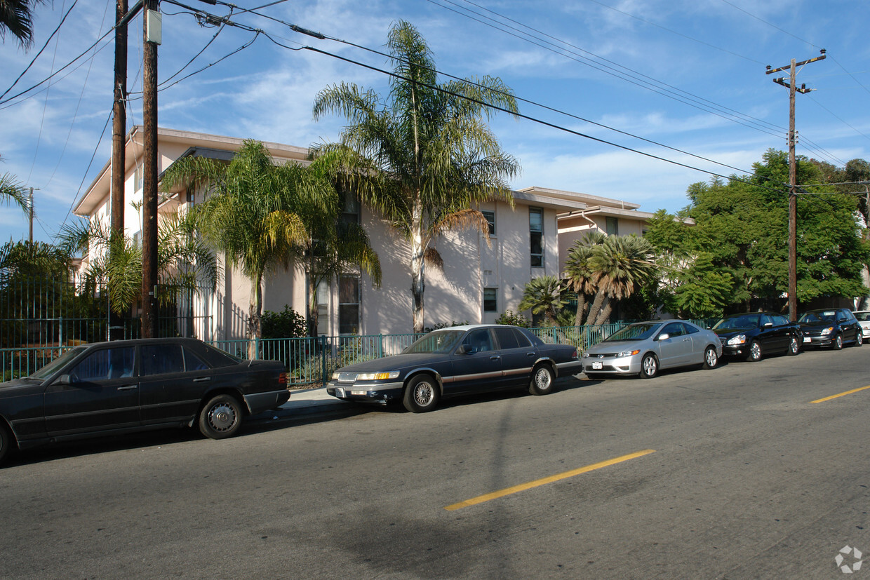 Isla Vista Apartments