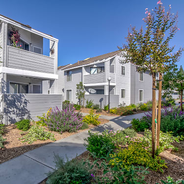 Highland Orchard Apartments Placentia