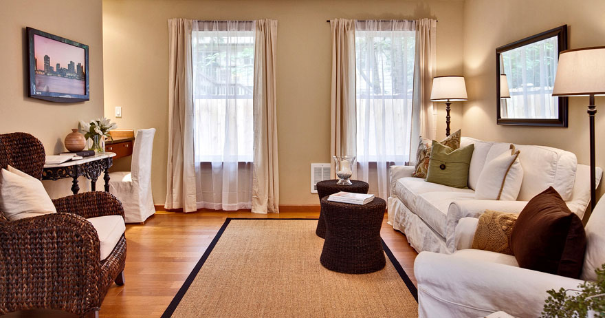 Divine Inspiration Apartments Cloverdale