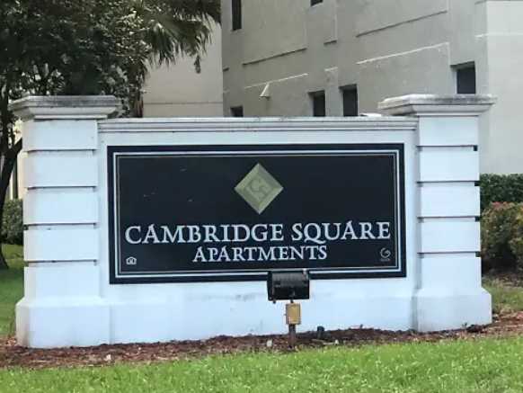 Cambridge Square of Hollywood