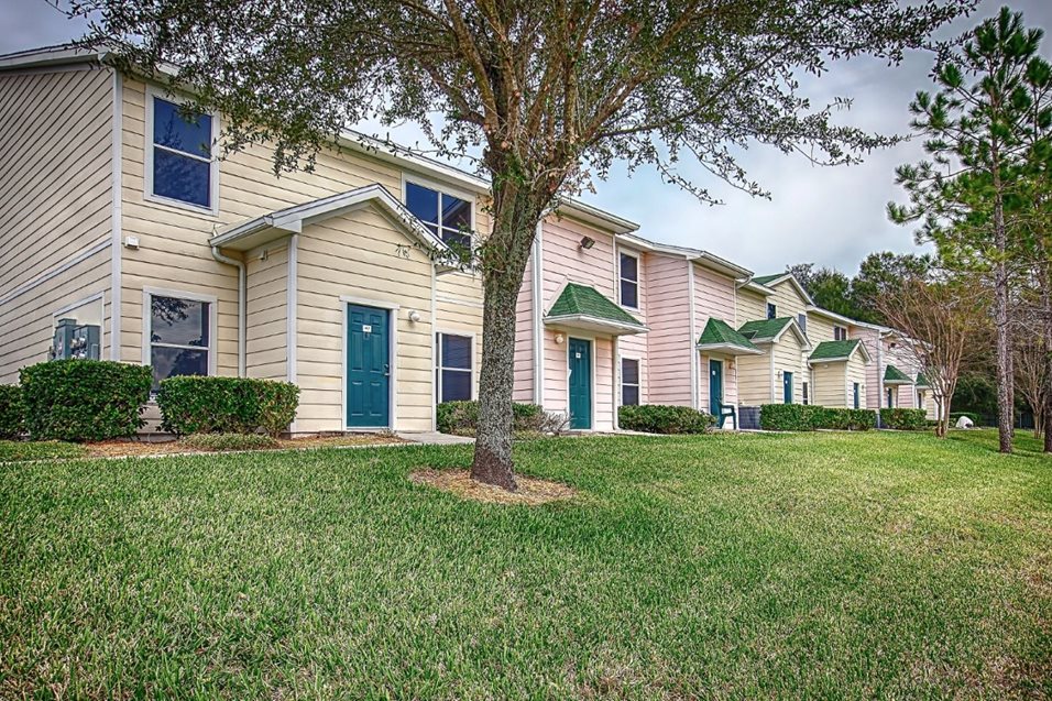 Enclave At Pine Oaks