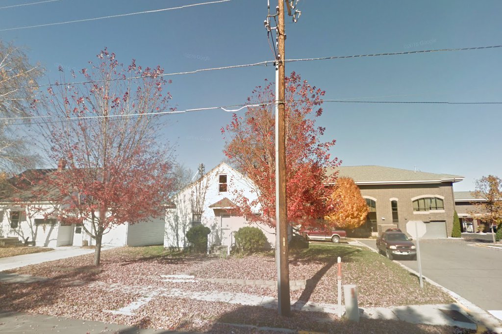Howard Lake Apartments