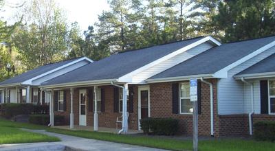 Oakland Village Apartments