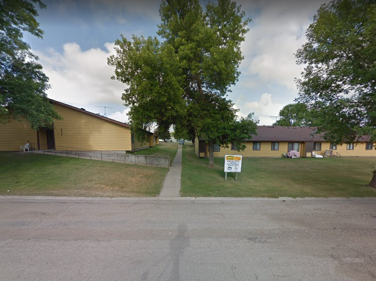 Larimore Manor