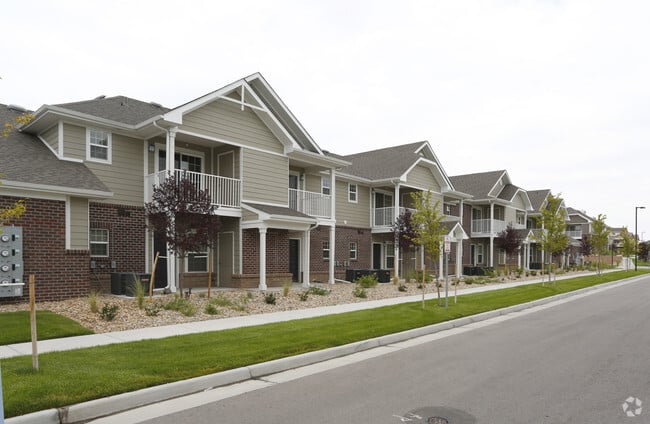Creekwood Village Apartments