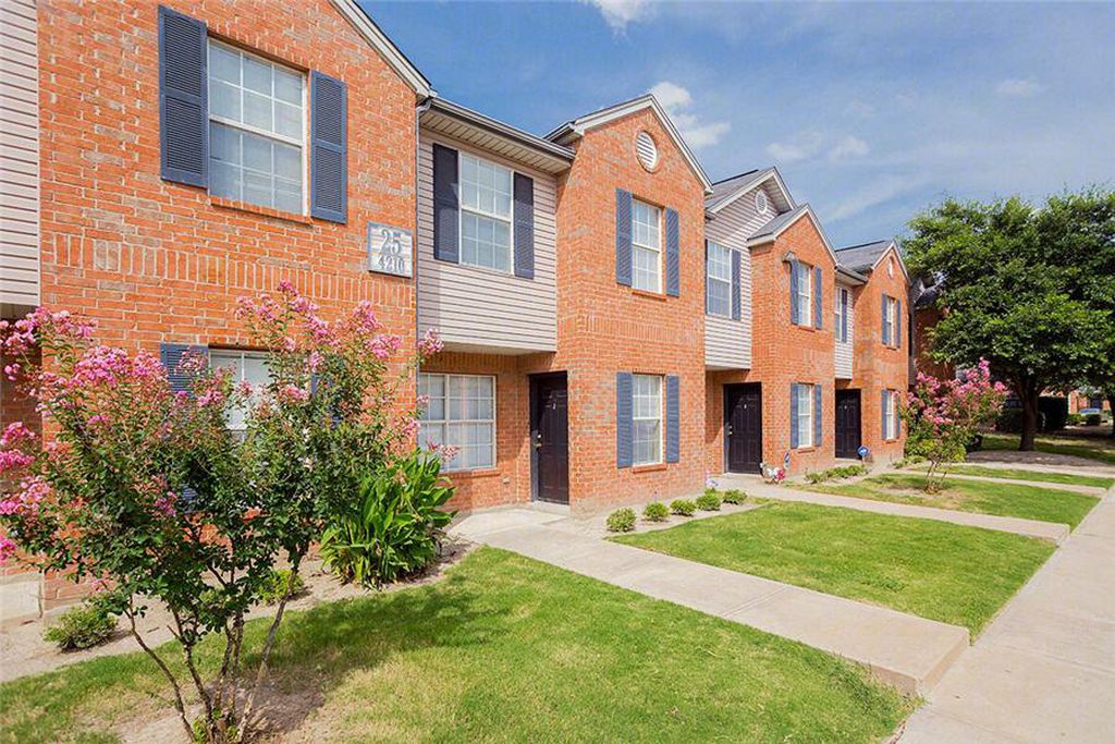 Centerville Pointe Apartments