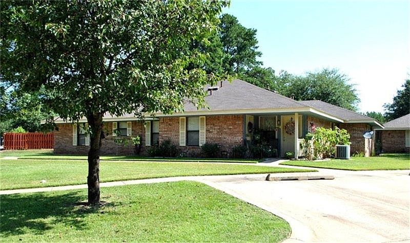 Quitman Square Apartments