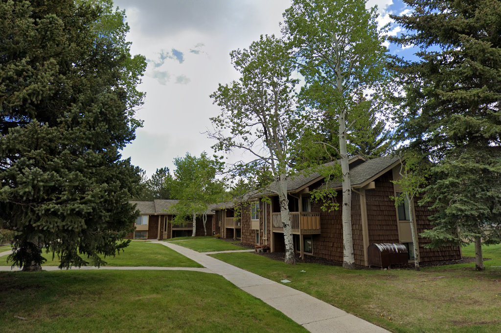 Holiday Village Apartments